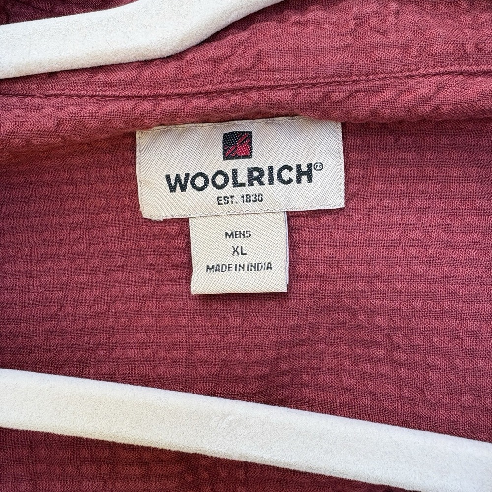 Woolrich Mens XL Button Down Shirt Red Seersucker Texture Short Sleeve Cotton - Picture 4 of 7
